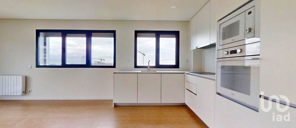 Apartment T3 in Santa Marinha E São Pedro Da Afurada of 117 m²