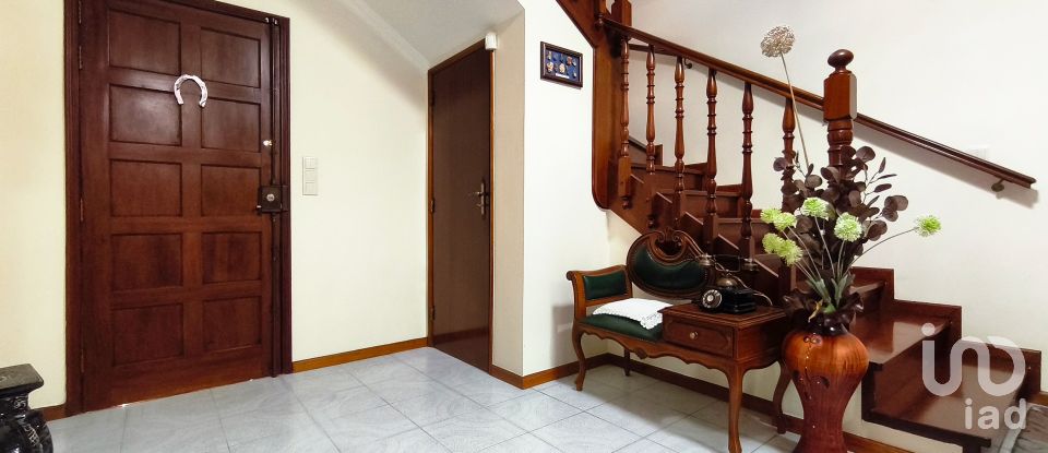 Casa / moradia T4 em Anha de 256 m²