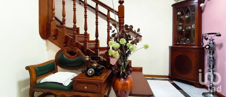 Casa / moradia T4 em Anha de 256 m²