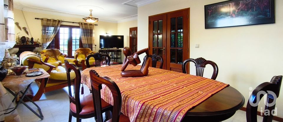 Casa / moradia T4 em Anha de 256 m²