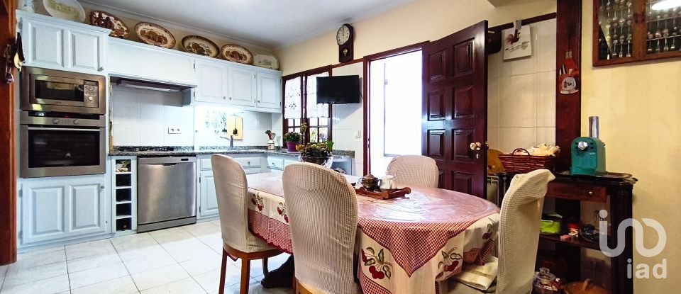 Casa / moradia T4 em Anha de 256 m²