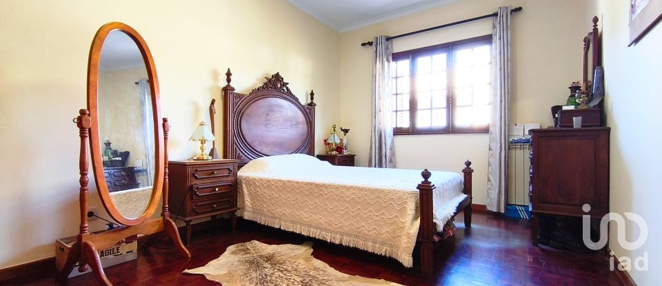 Casa / moradia T4 em Anha de 256 m²