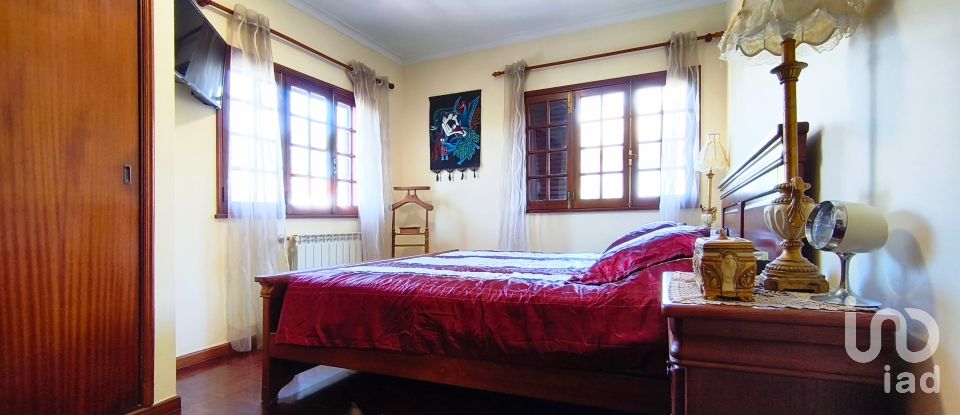 Casa / moradia T4 em Anha de 256 m²