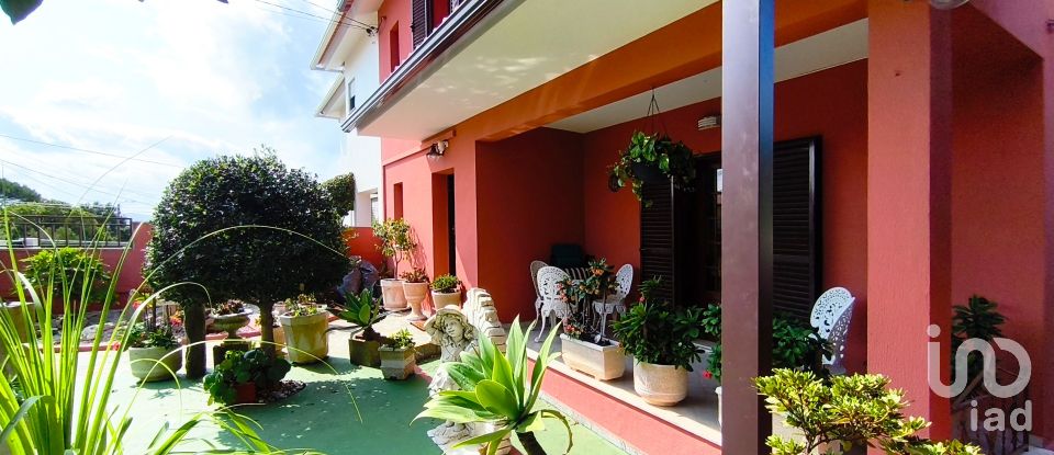 Casa / moradia T4 em Anha de 256 m²