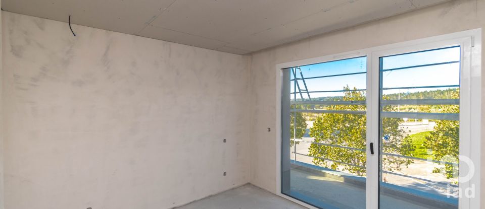 Apartamento T2 em Parceiros e Azoia de 102 m²