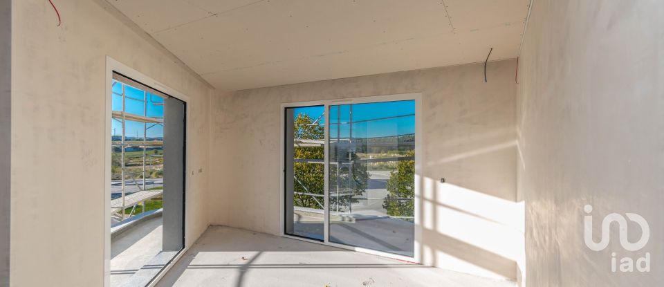 Apartamento T2 em Parceiros e Azoia de 102 m²