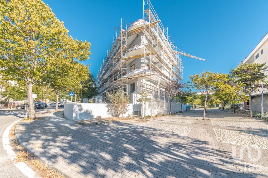 Apartamento T2 em Parceiros e Azoia de 74 m²