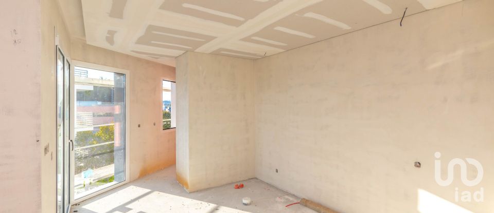 Apartamento T2 em Parceiros e Azoia de 74 m²