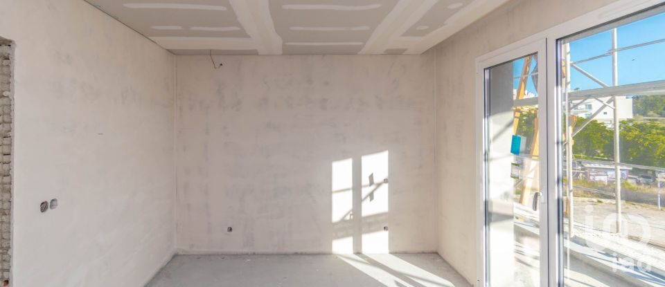 Apartamento T2 em Parceiros e Azoia de 74 m²