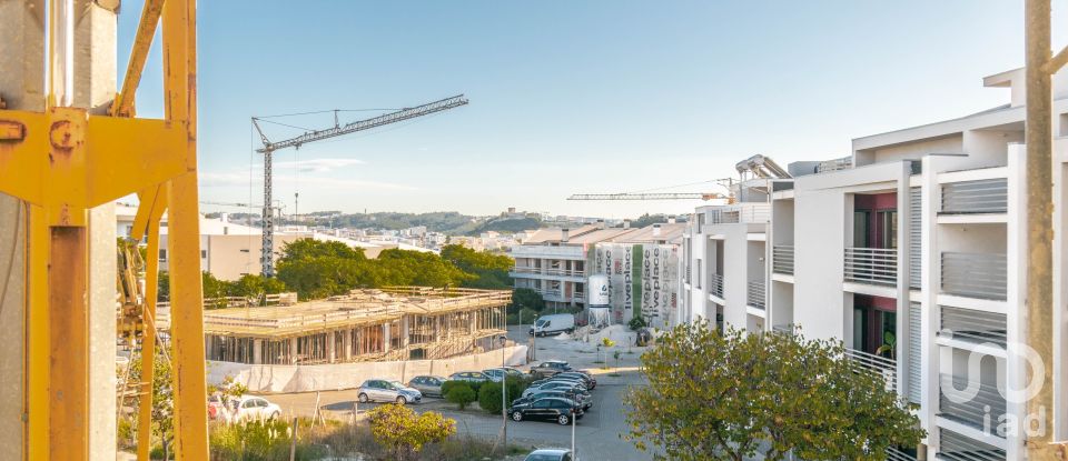 Apartamento T2 em Parceiros e Azoia de 74 m²