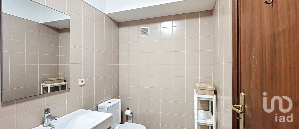 Apartment T2 in Aldoar, Foz Do Douro E Nevogilde of 78 m²