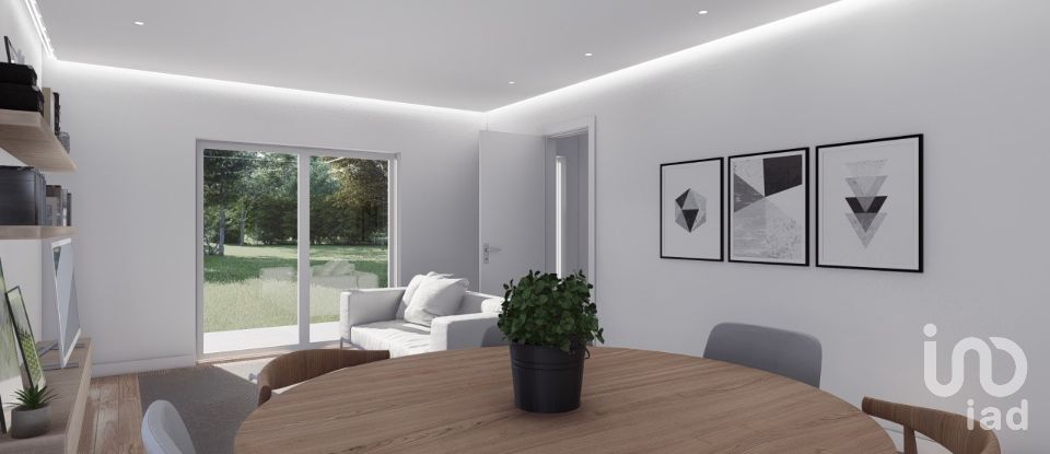 Moradia T3 em Atouguia da Baleia de 106 m²