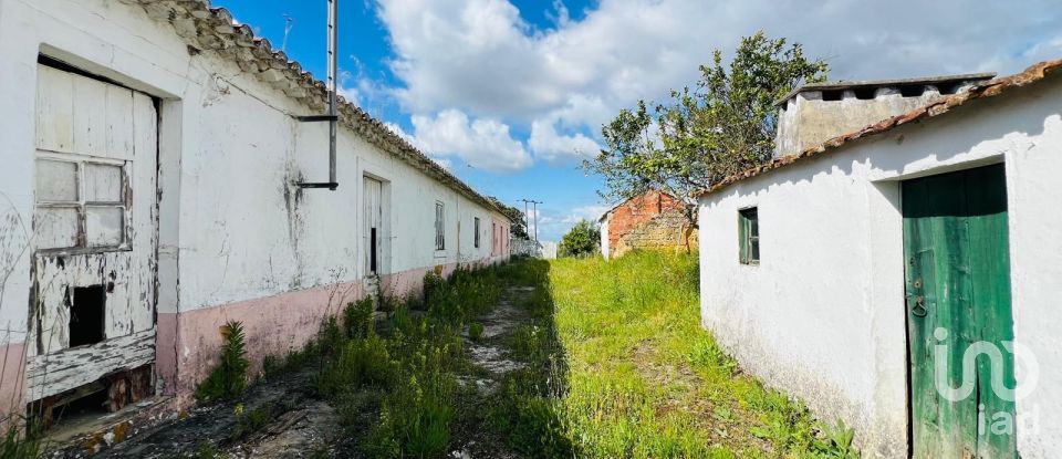 Lodge T5 in Romeira e Várzea of 213 m²
