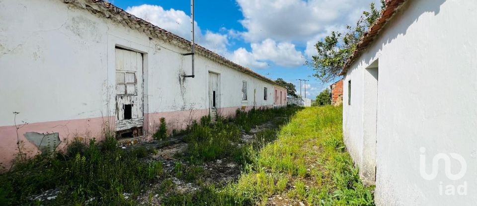 Lodge T5 in Romeira e Várzea of 213 m²