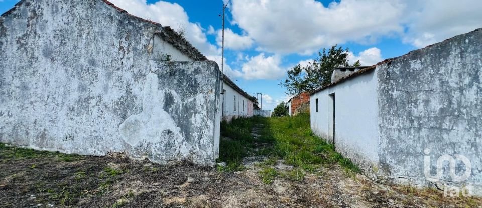 Lodge T5 in Romeira e Várzea of 213 m²