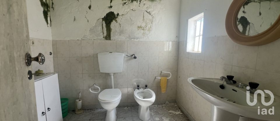 Lodge T5 in Romeira e Várzea of 213 m²