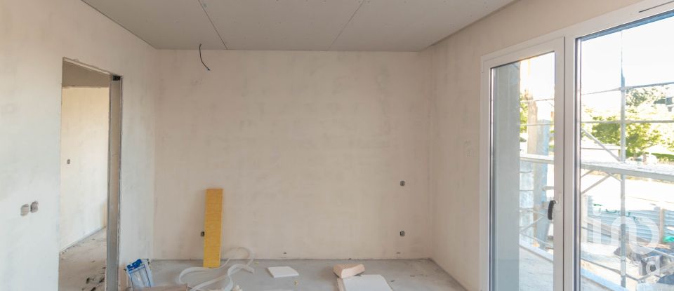 Apartamento T2 em Parceiros e Azoia de 74 m²