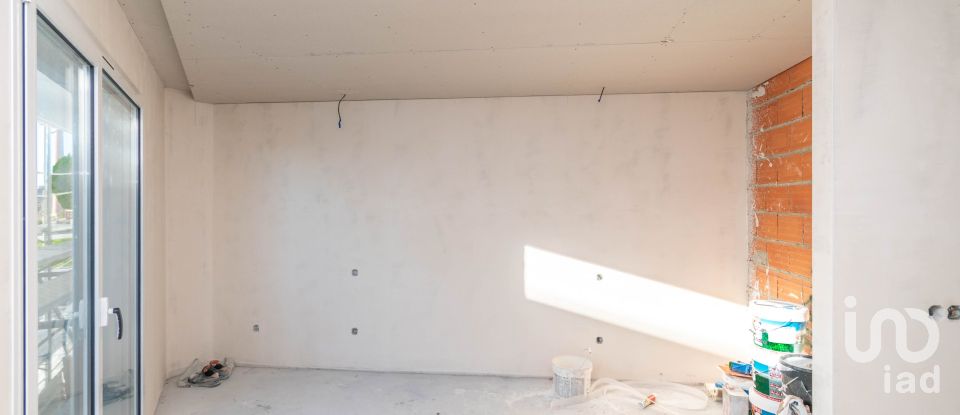 Apartamento T2 em Parceiros e Azoia de 74 m²