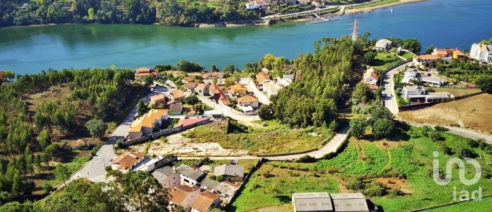 Terreno urbano em Gondomar (São Cosme), Valbom e Jovim de 7 000 m²