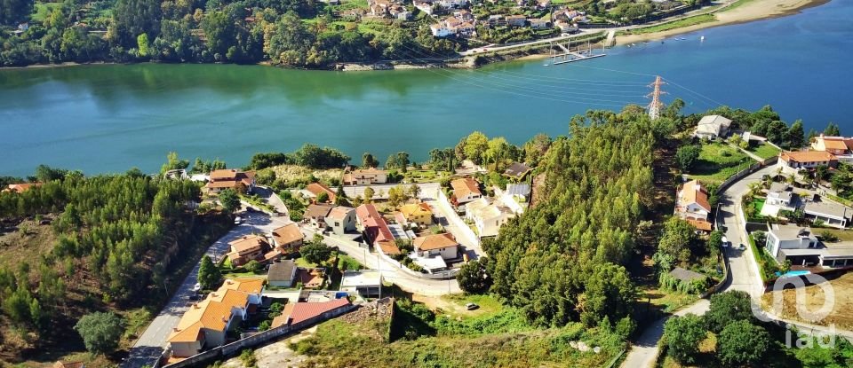 Terreno urbano em Gondomar (São Cosme), Valbom e Jovim de 7 000 m²