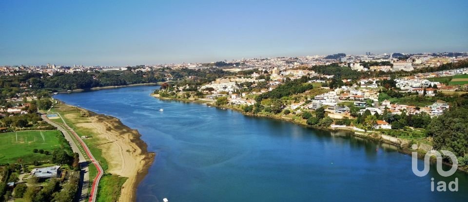 Terreno urbano em Gondomar (São Cosme), Valbom e Jovim de 7 000 m²