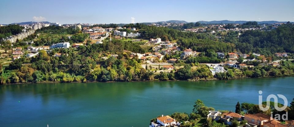 Terreno urbano em Gondomar (São Cosme), Valbom e Jovim de 7 000 m²