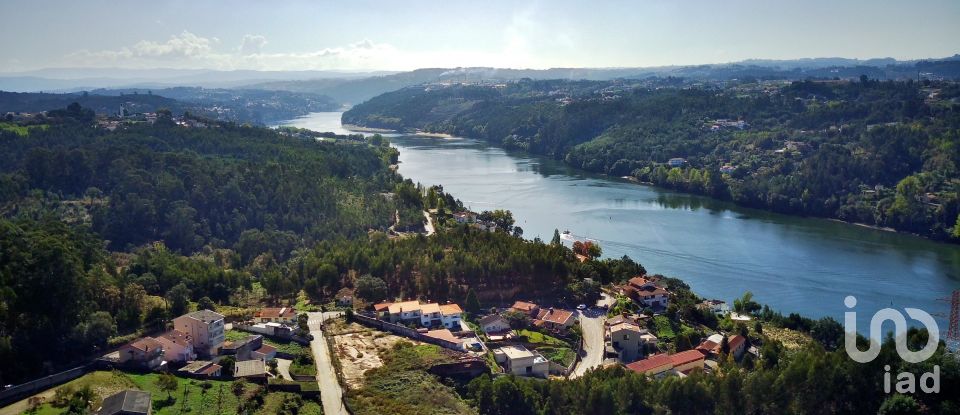 Terreno urbano em Gondomar (São Cosme), Valbom e Jovim de 7 000 m²