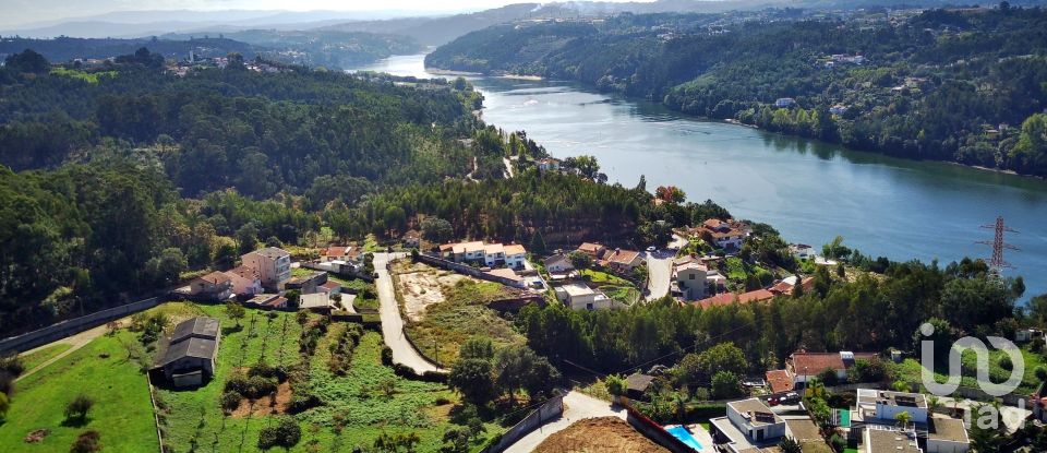 Terreno urbano em Gondomar (São Cosme), Valbom e Jovim de 7 000 m²