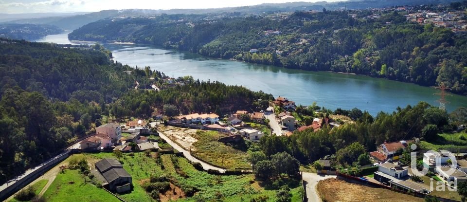 Terreno urbano em Gondomar (São Cosme), Valbom e Jovim de 7 000 m²
