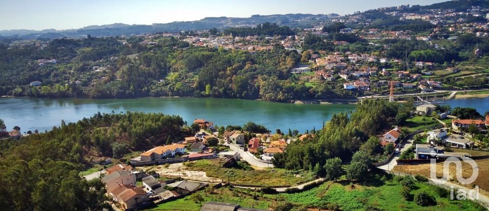 Terreno urbano em Gondomar (São Cosme), Valbom e Jovim de 7 000 m²