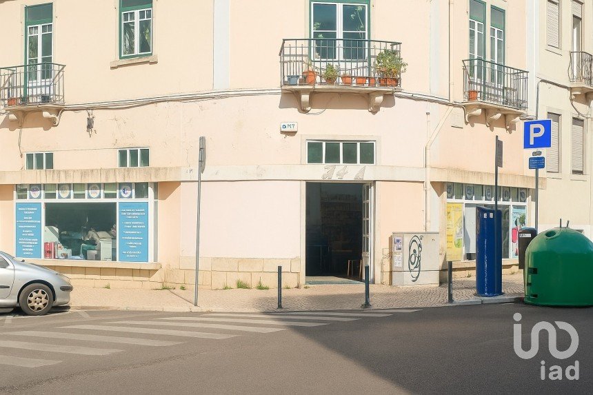 Boutique/Local commercial à Arroios de 110 m²