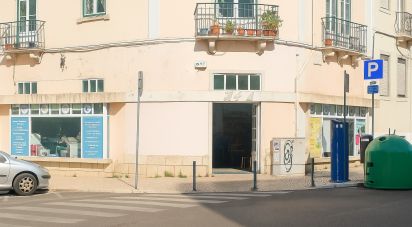 Boutique/Local commercial à Arroios de 110 m²