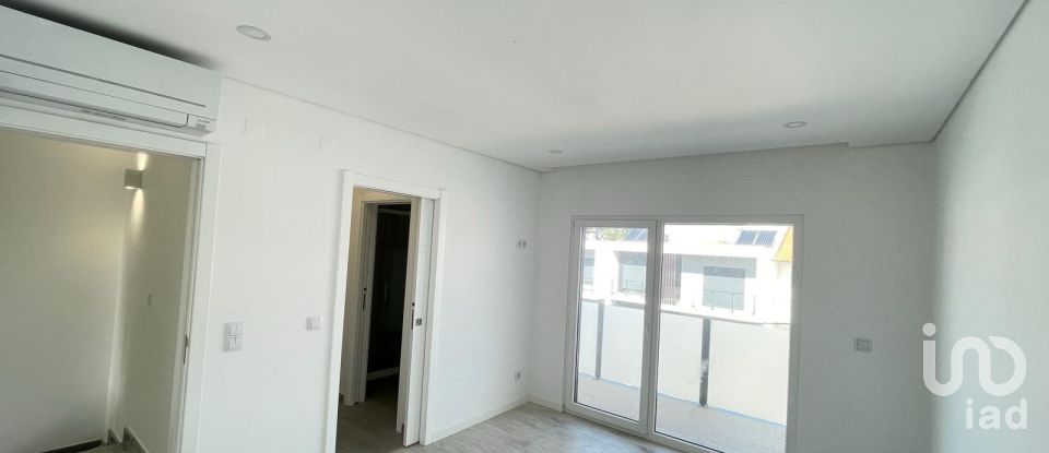 Moradia T5 em Corroios de 120 m²