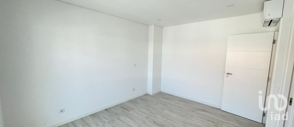 Moradia T5 em Corroios de 120 m²