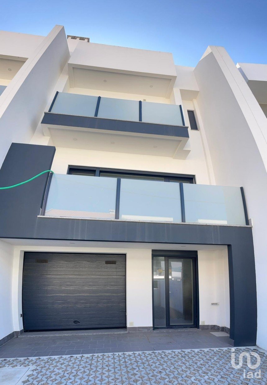 Moradia T5 em Corroios de 120 m²