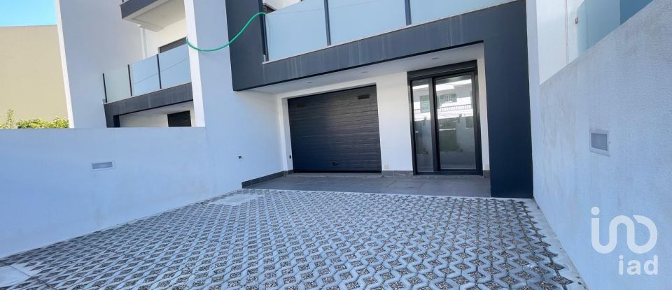 Moradia T5 em Corroios de 120 m²