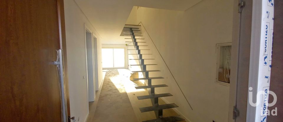 Moradia T3 em Lourinhã e Atalaia de 198 m²