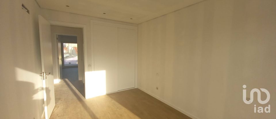 Moradia T3 em Lourinhã e Atalaia de 198 m²