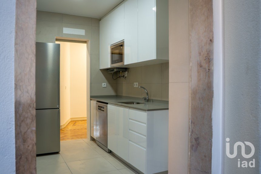 Apartamento T4 em Avenidas Novas de 104 m²