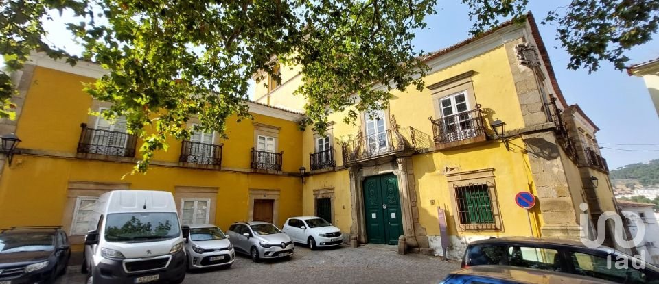 Bâtiment à Sé e São Lourenço de 423 m²