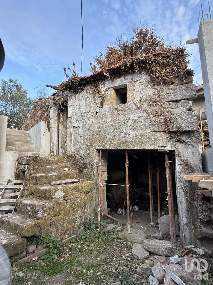 Moradia T3 em Vila Marim de 176 m²