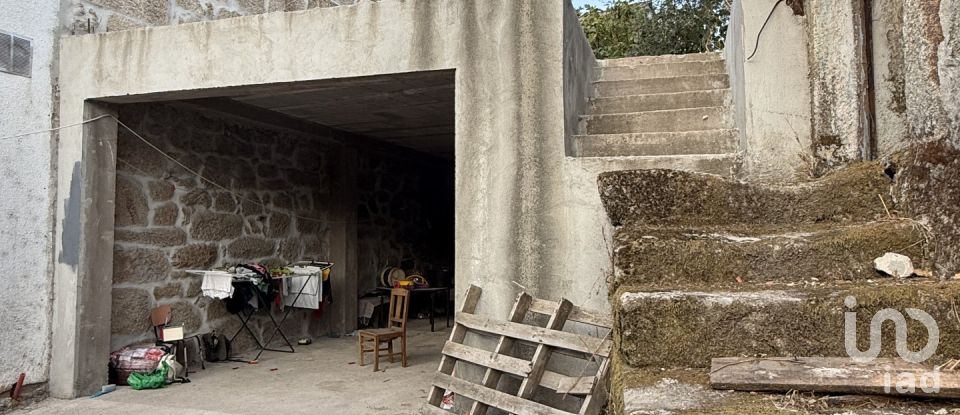 Moradia T3 em Vila Marim de 176 m²