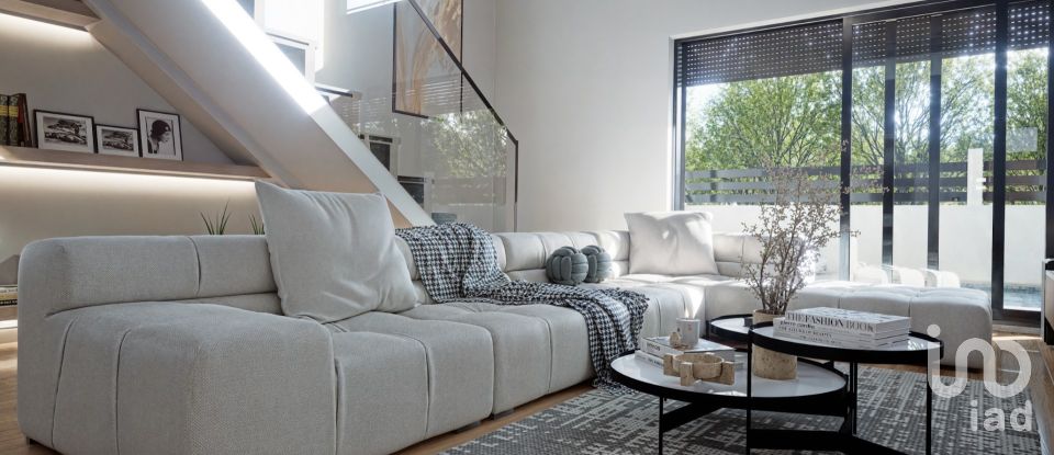 Moradia T3 em Fernão Ferro de 204 m²