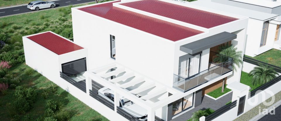 Moradia T3 em Fernão Ferro de 204 m²