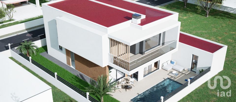 Moradia T3 em Fernão Ferro de 204 m²