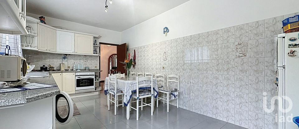 Moradia T2 em Santa Cruz de 172 m²