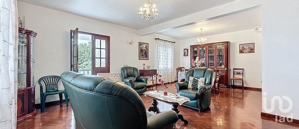 Moradia T2 em Santa Cruz de 172 m²