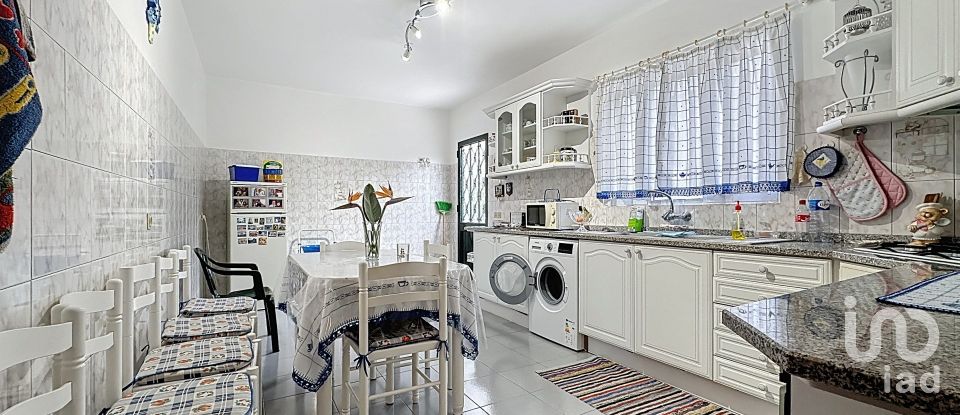 Moradia T2 em Santa Cruz de 172 m²