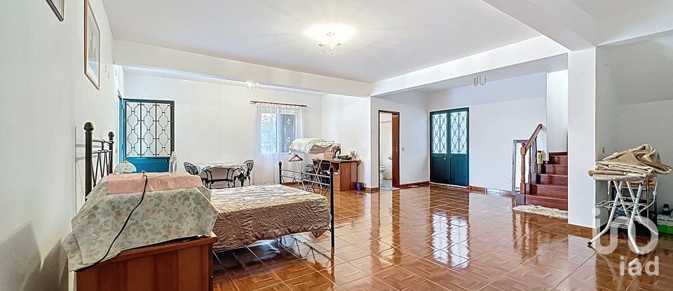 Moradia T2 em Santa Cruz de 172 m²