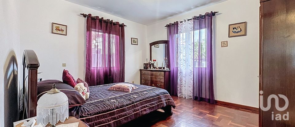 Moradia T2 em Santa Cruz de 172 m²